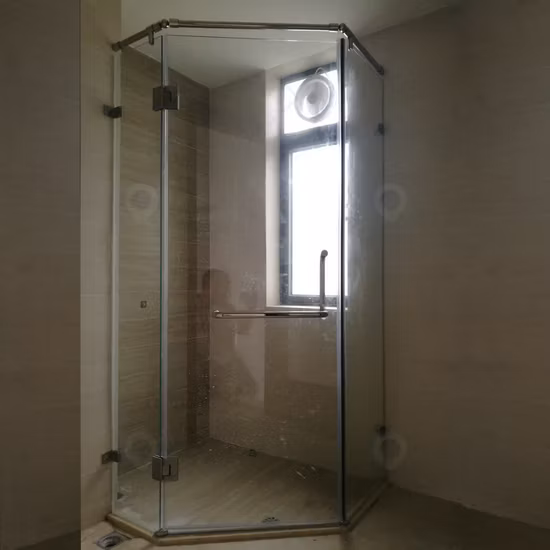 Ganzer Duschraum im neuen Design aus gehärtetem Glas mit 10-mm-Glasschiebetür